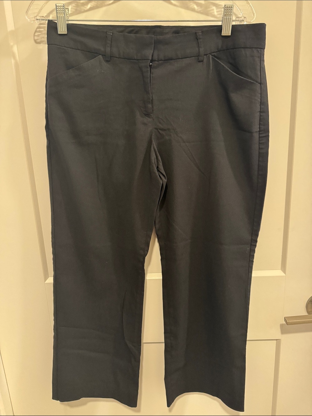 Express ladies Black cropped Straight-Leg Dress Pants size 6